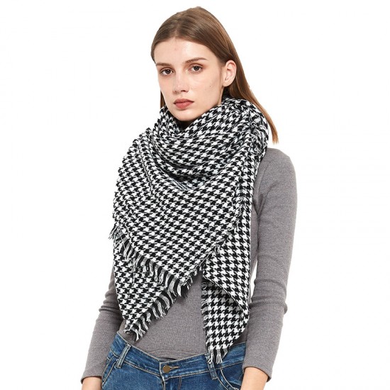 Factory direct sales and export of European and American spring, autumn and winter women's faux cashmere shawls, black and white checkered square scarves and scarves wholesale Factory direct sales and export of European and American spring, autumn and winter women's faux cashmere shawls, black and white checkered square scarves and scarves wholesale