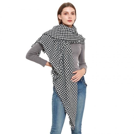 Factory direct sales and export of European and American spring, autumn and winter women's faux cashmere shawls, black and white checkered square scarves and scarves wholesale Factory direct sales and export of European and American spring, autumn and winter women's faux cashmere shawls, black and white checkered square scarves and scarves wholesale