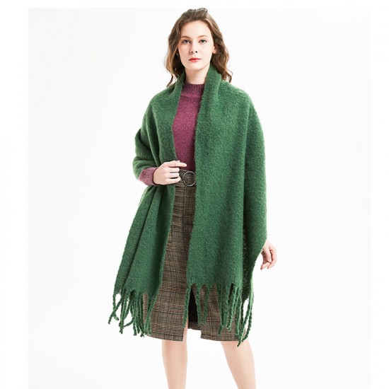 Wholesale from the manufacturer of new thickened fringed circle sand solid color scarves for women and men in autumn and winter in Europe and America