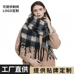 Customized LOGO for European and American autumn and winter loop yarn imitation mohair thick beard black rice checkered scarf manufacturers
