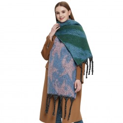 Wholesale manufacturer of thickened loop gauze scarves, thick tassels, five-pointed stars and color-blocked star scarves for autumn and winter in Europe and America
