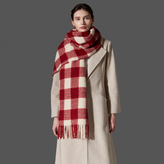 Amazon's popular foreign trade European and American autumn and winter high-end new fringed checkered scarf and shawl manufacturer Amazon's popular foreign trade European and American autumn and winter high-end new fringed checkered scarf and shawl manufacturer