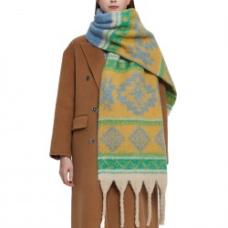Foreign trade European and American loop yarn 2025 autumn/Winter new style imitation Sea wool jacquard thick beard scarf in stock, shawl manufacturer
