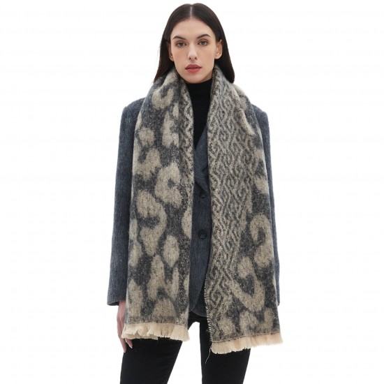Wholesale manufacturer of cross-border hot 2025 new style export European and American autumn and winter short beard jacquard large leopard print scarves and shawls