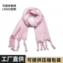 Wholesale and custom manufacturer of new thickened, knotted, thick braided and green shawls for the autumn and winter of 2022 in Europe and America
