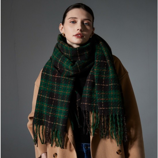 Wholesale of cross-border hot foreign trade new style scarves, European and American autumn and winter fringed green checkered scarves and shawls from Tonglu manufacturer